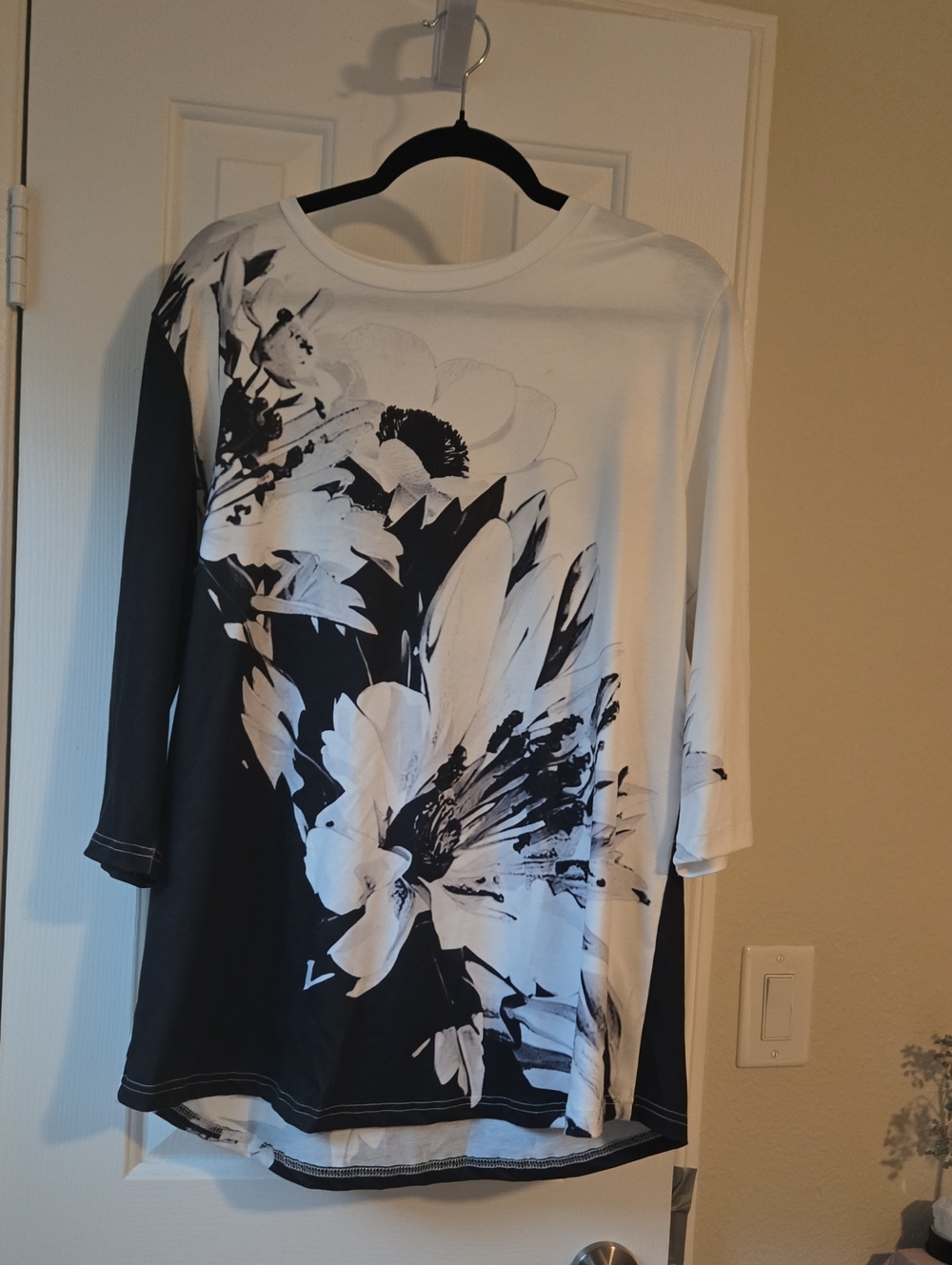 Amazon Black and White Floral Long Sleeve Tee